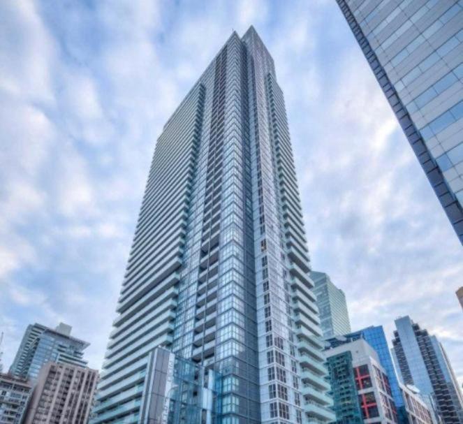 Luxury Condo With Cn Tower View Toronto Exterior photo